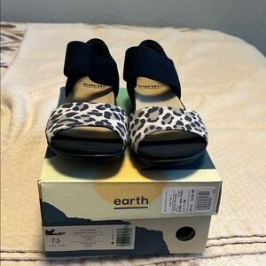 Earth Women's Black and White Leopard Strap Sandals